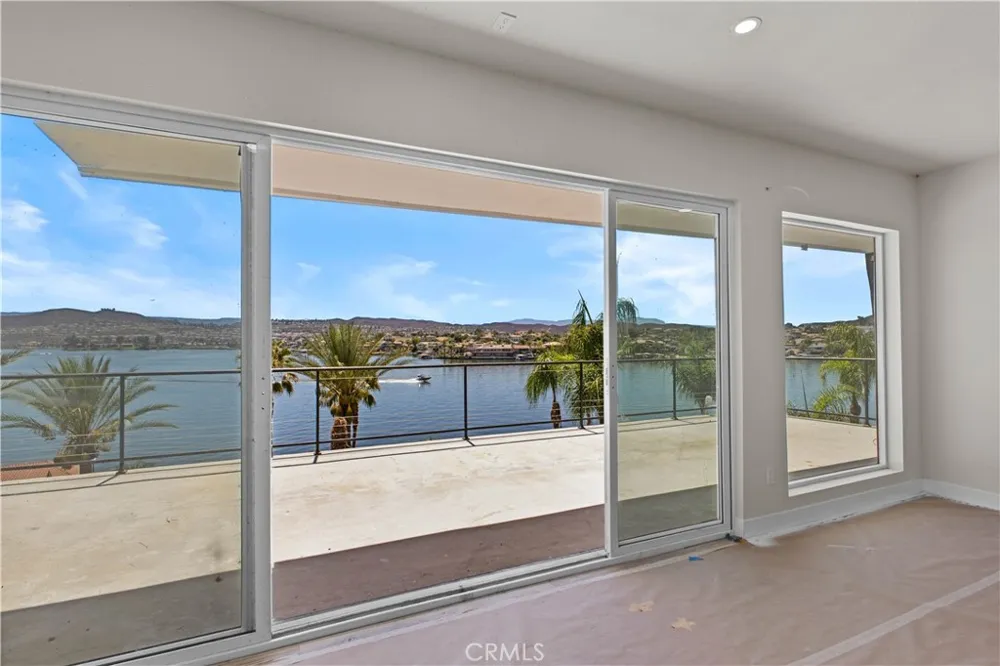 22262 San Joaquin Drive W Canyon Lake, CA 92587