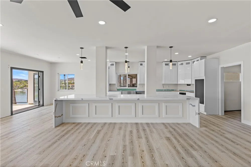 22262 San Joaquin Drive W Canyon Lake, CA 92587