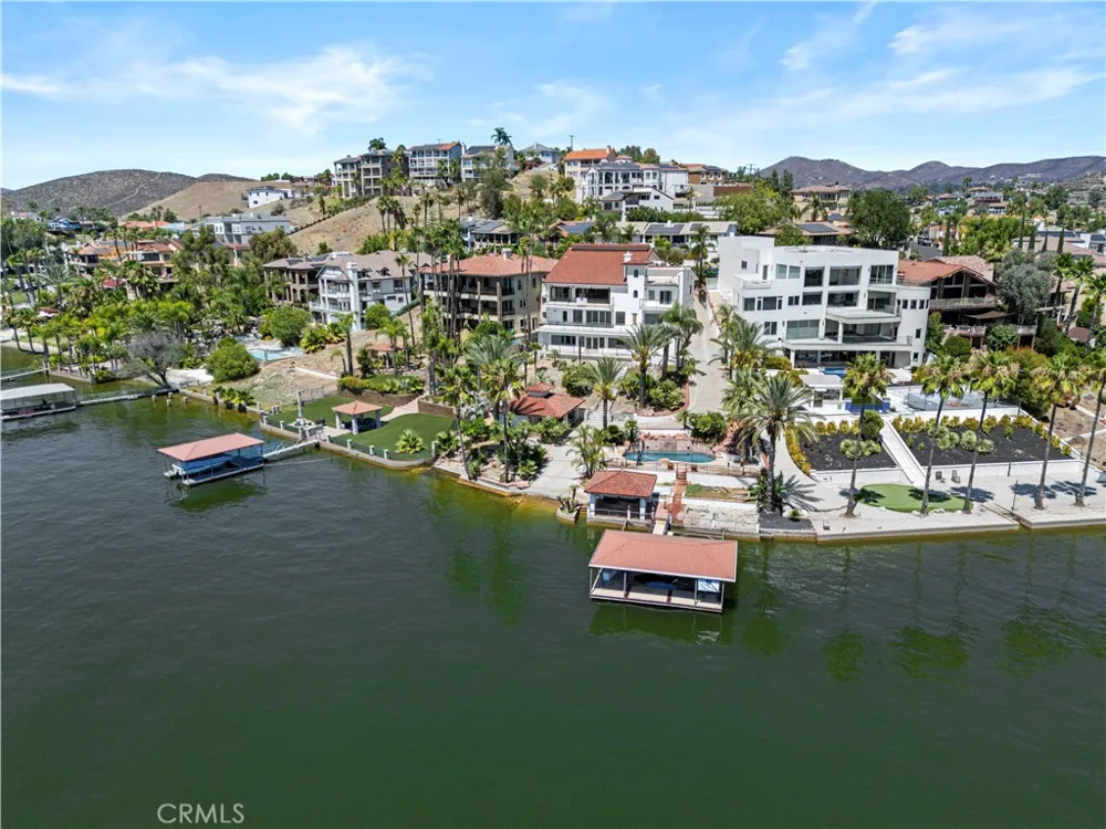 22262 San Joaquin Drive W Canyon Lake, CA 92587