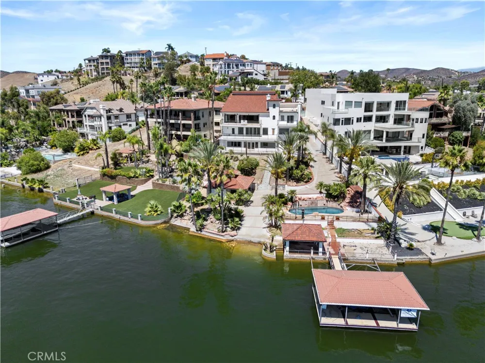 22262 San Joaquin Drive W Canyon Lake, CA 92587