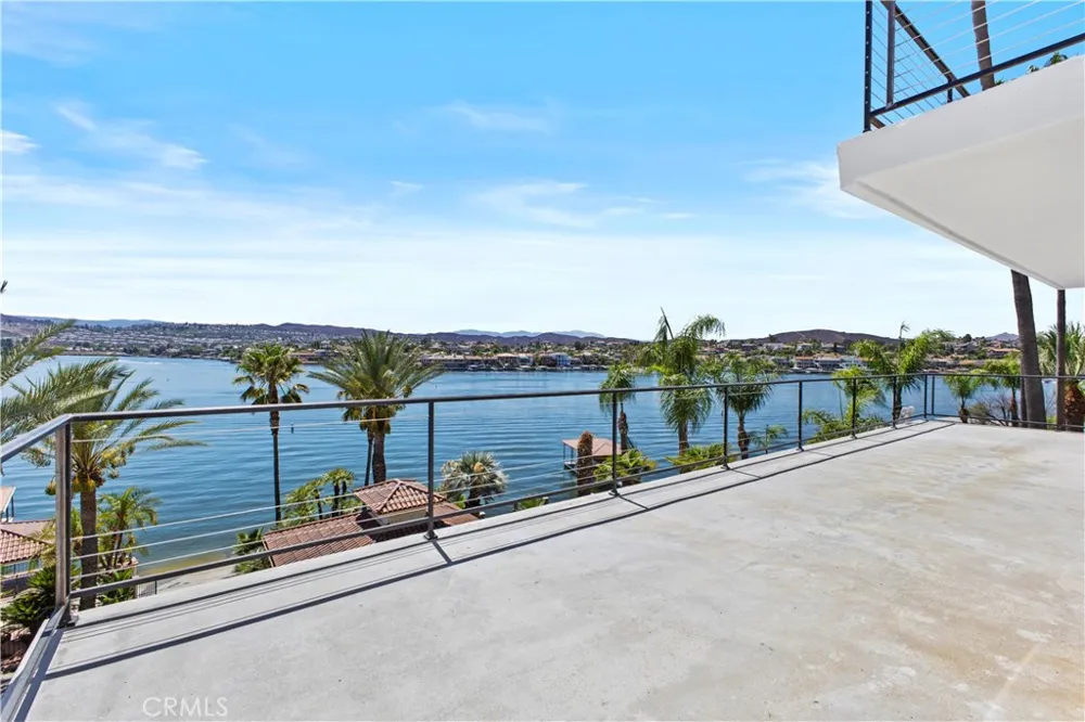 22262 San Joaquin Drive W Canyon Lake, CA 92587