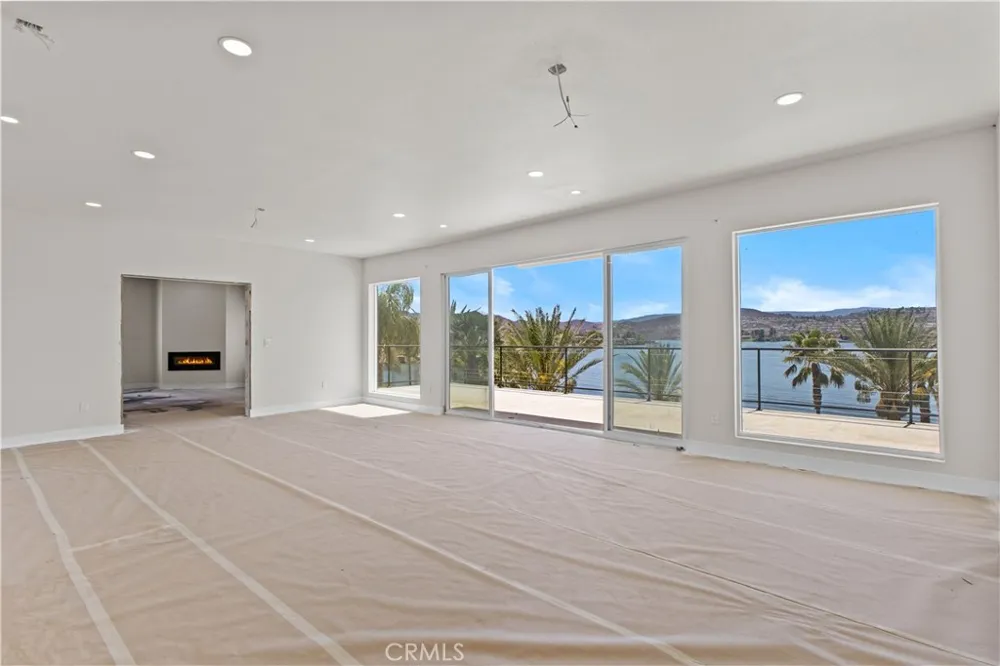 22262 San Joaquin Drive W Canyon Lake, CA 92587
