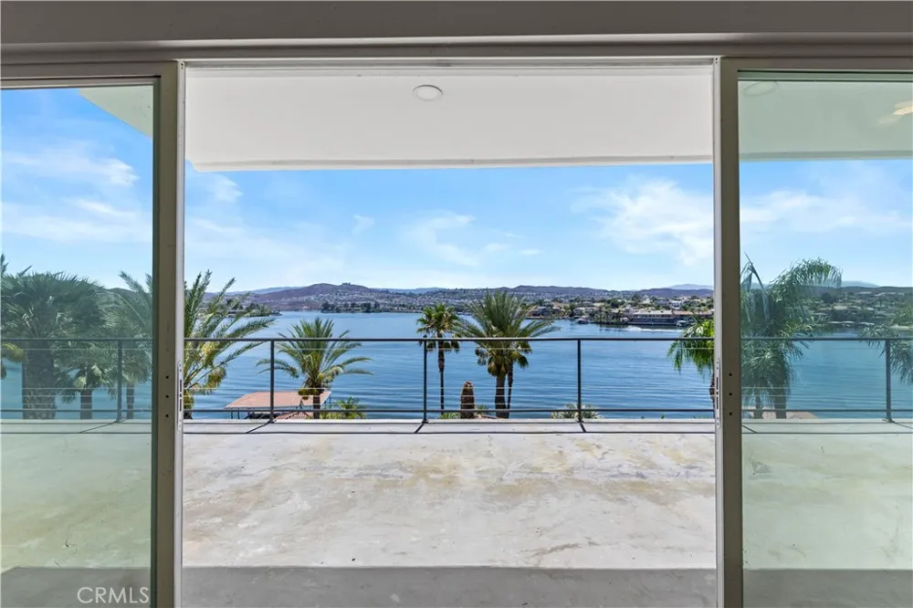 22262 San Joaquin Drive W Canyon Lake, CA 92587