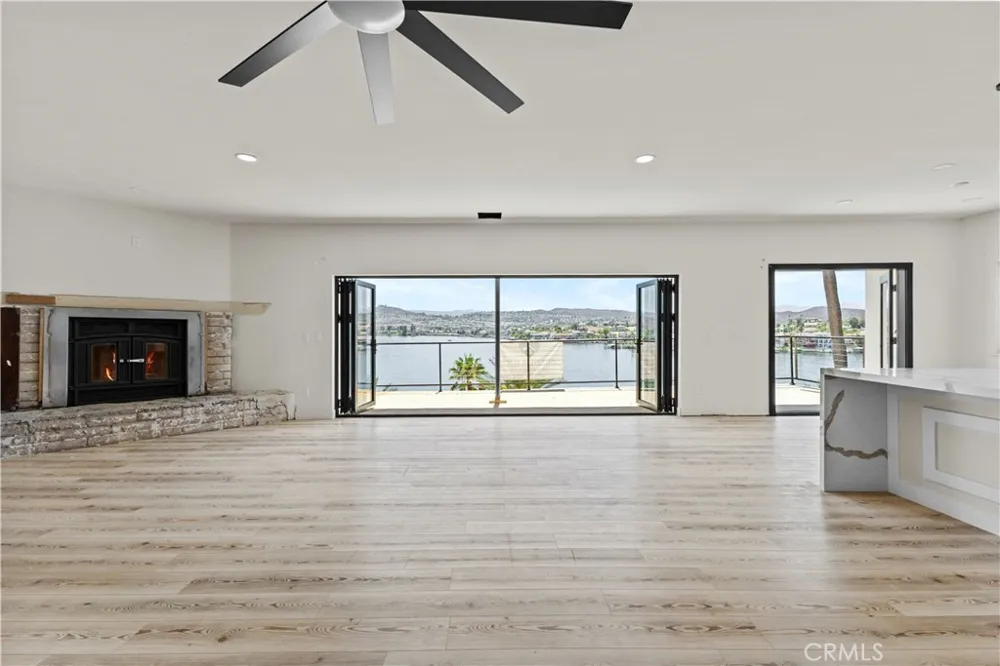 22262 San Joaquin Drive W Canyon Lake, CA 92587
