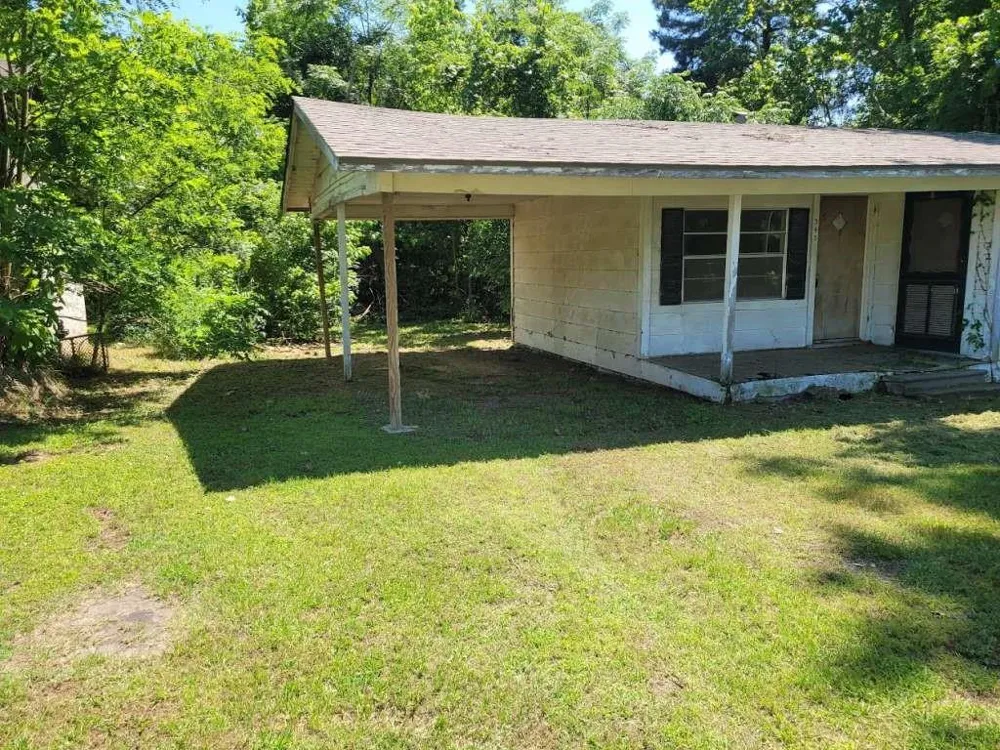 343 Nw Martin Luther King Drive De Kalb, TX 75559