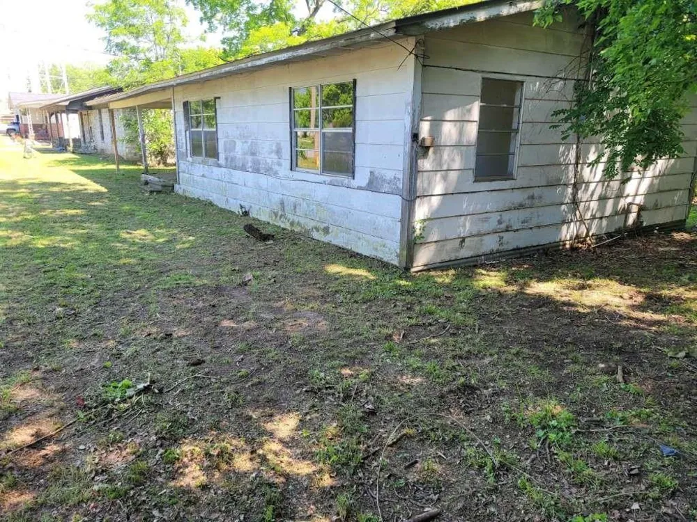 343 Nw Martin Luther King Drive De Kalb, TX 75559
