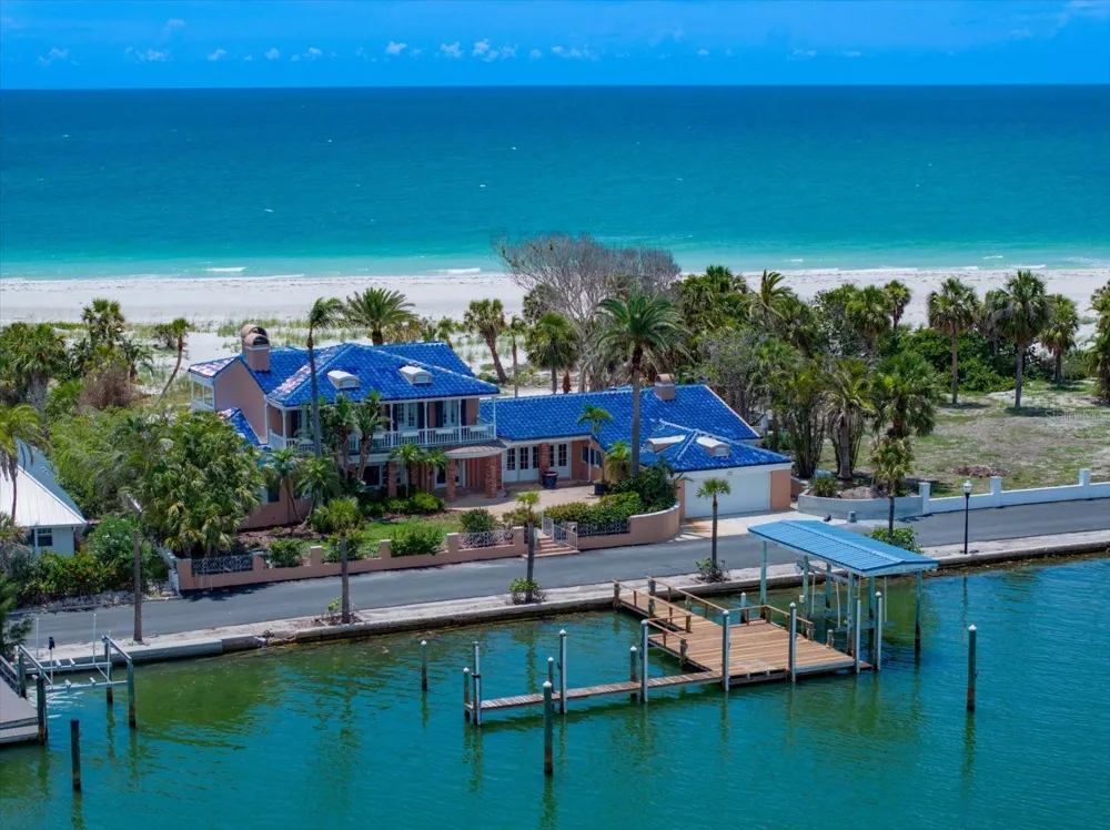 1114 MANDALAY POINT Clearwater Beach, FL 33767