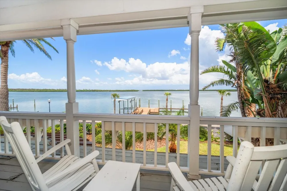 1114 MANDALAY POINT Clearwater Beach, FL 33767