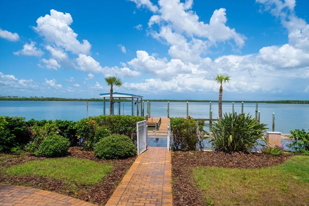 1114 MANDALAY POINT Clearwater Beach, FL 33767