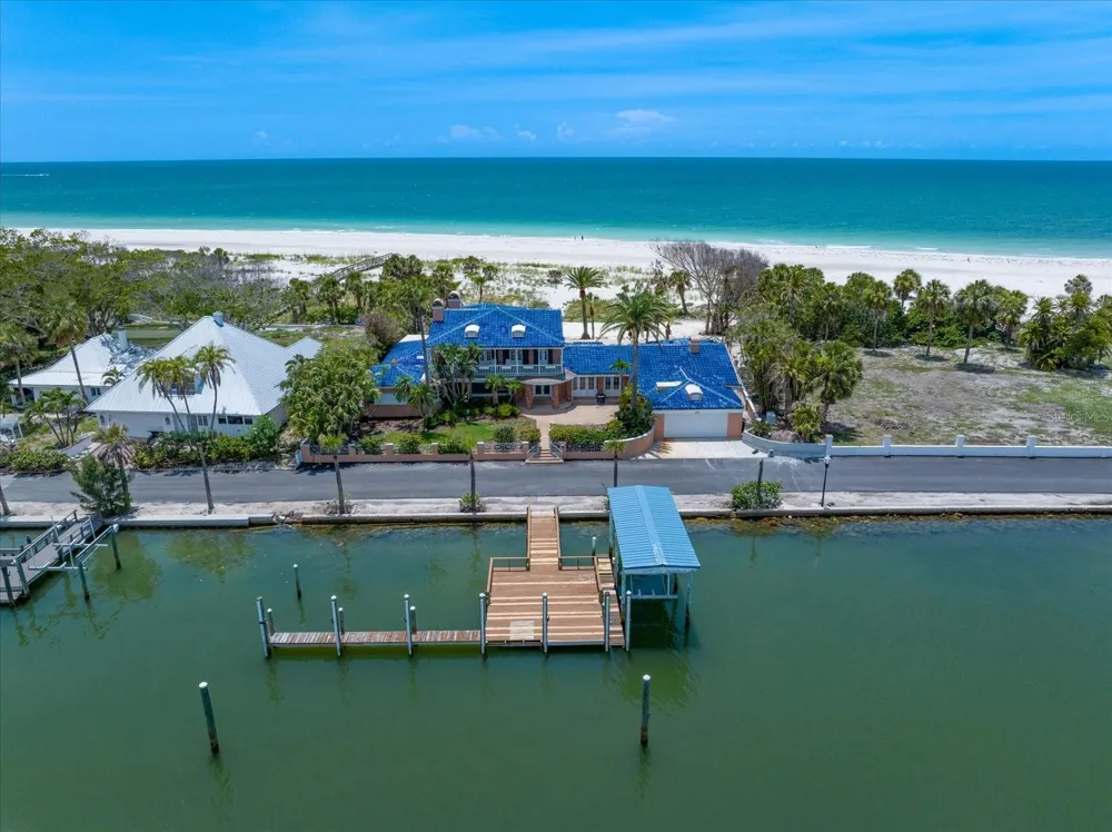 1114 MANDALAY POINT Clearwater Beach, FL 33767