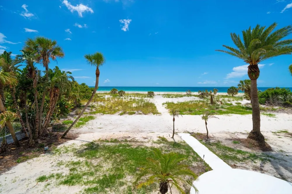 1114 MANDALAY POINT Clearwater Beach, FL 33767