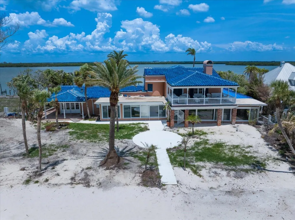 1114 MANDALAY POINT Clearwater Beach, FL 33767
