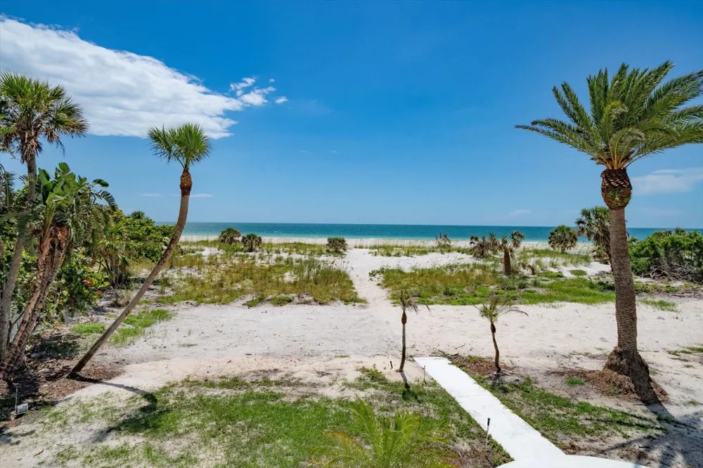 1114 MANDALAY POINT Clearwater Beach, FL 33767