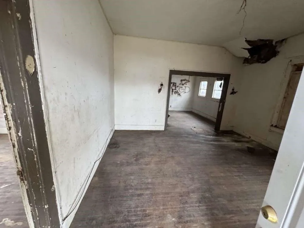 509 Waggoner Street Electra, TX 76360
