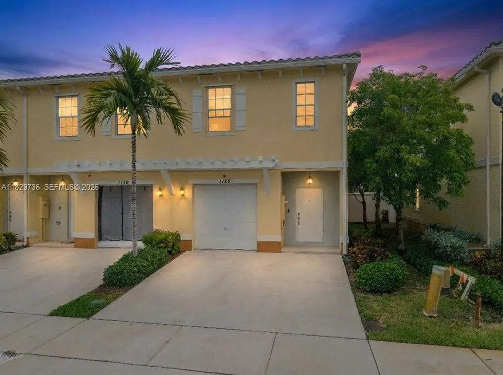 1128 NW 40th Ter Lauderhill, FL 33313