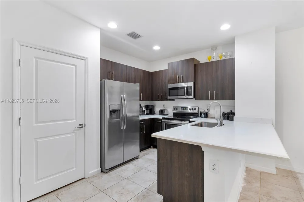 1128 NW 40th Ter Lauderhill, FL 33313