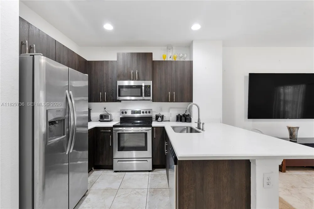 1128 NW 40th Ter Lauderhill, FL 33313