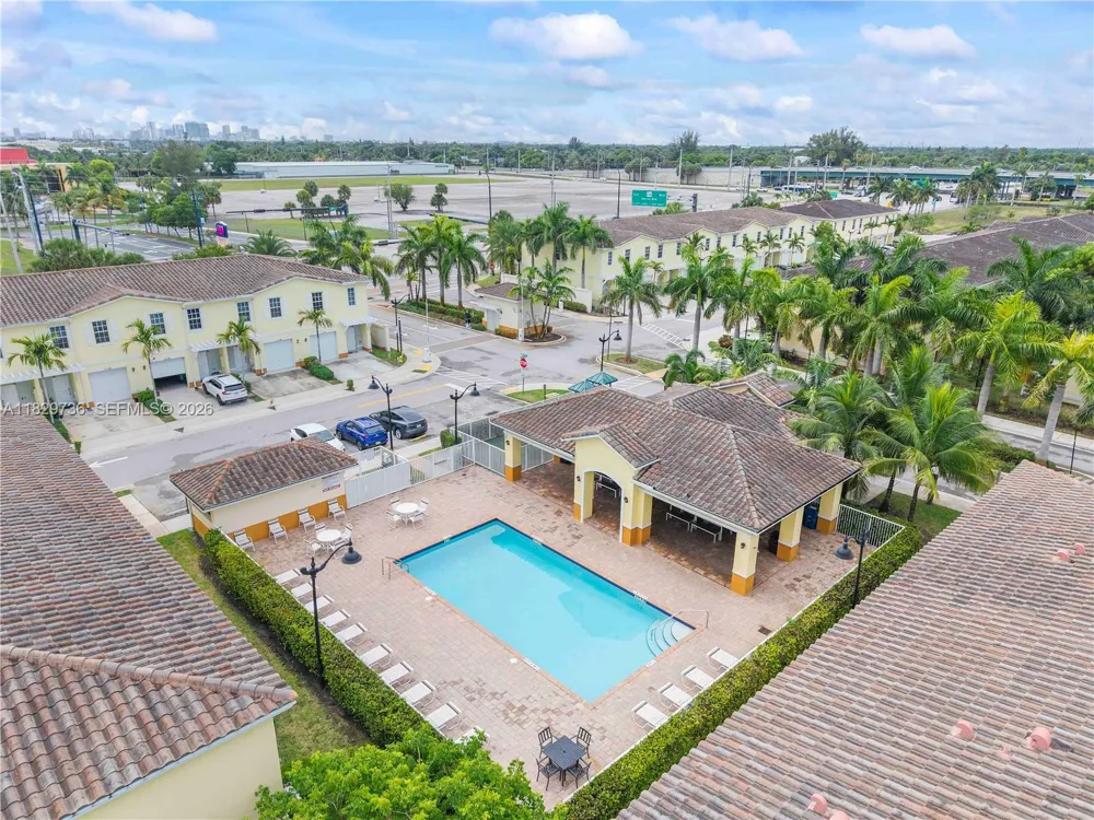 1128 NW 40th Ter Lauderhill, FL 33313