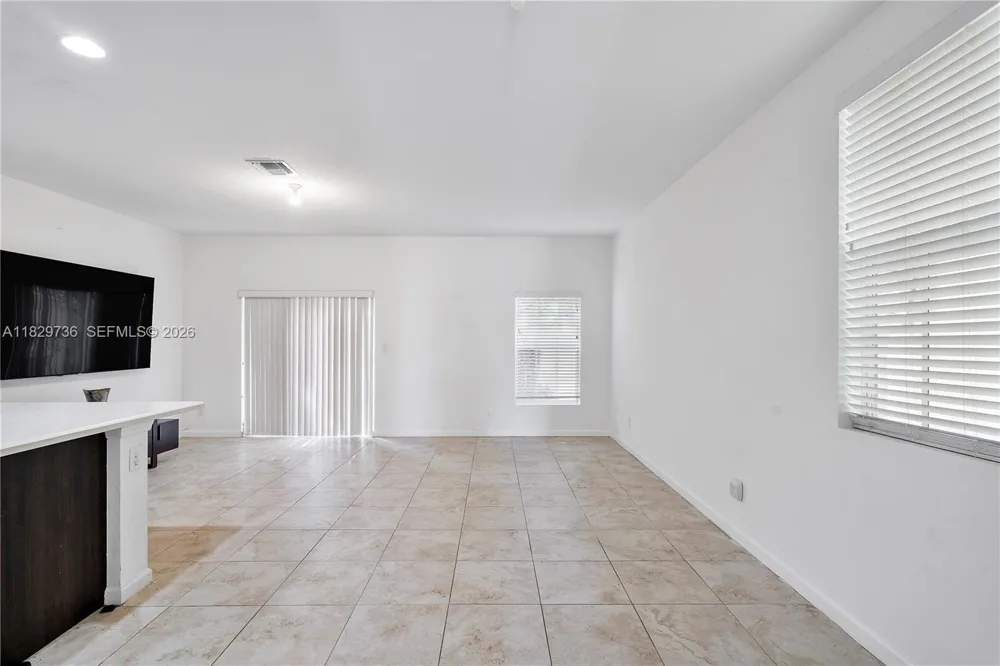 1128 NW 40th Ter Lauderhill, FL 33313