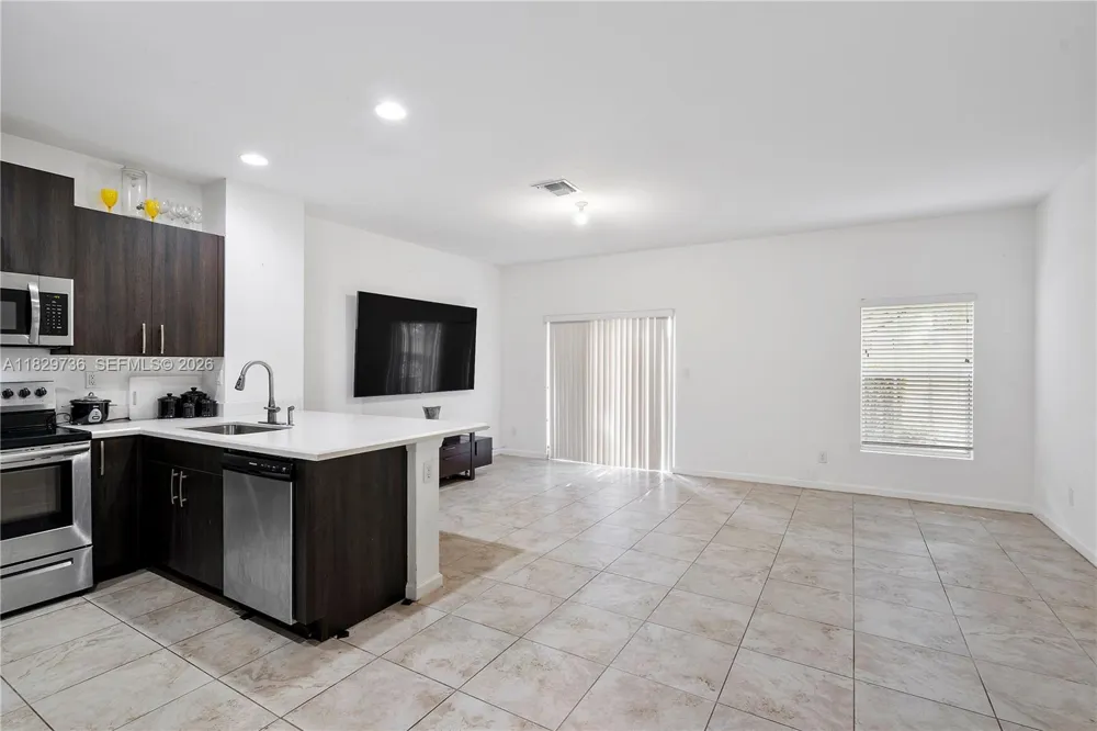 1128 NW 40th Ter Lauderhill, FL 33313