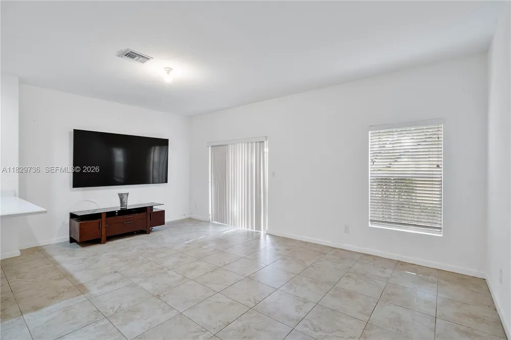 1128 NW 40th Ter Lauderhill, FL 33313