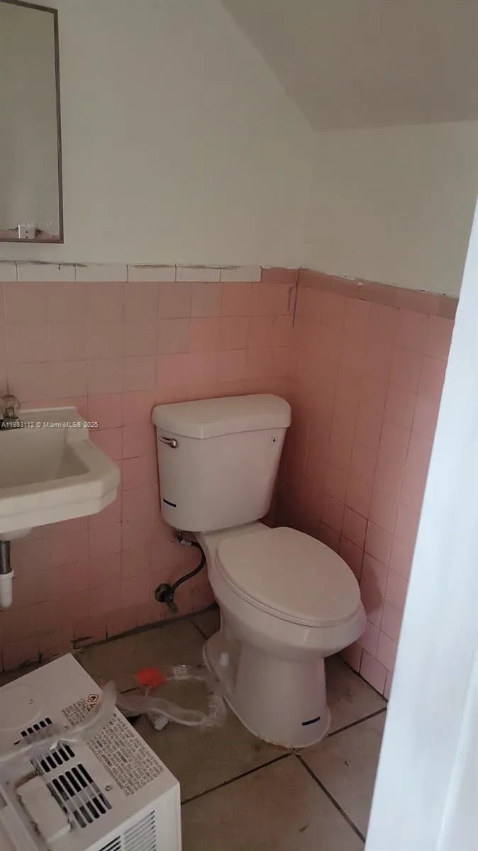 1406 NW 2nd Ave #2 Florida City, FL 33034