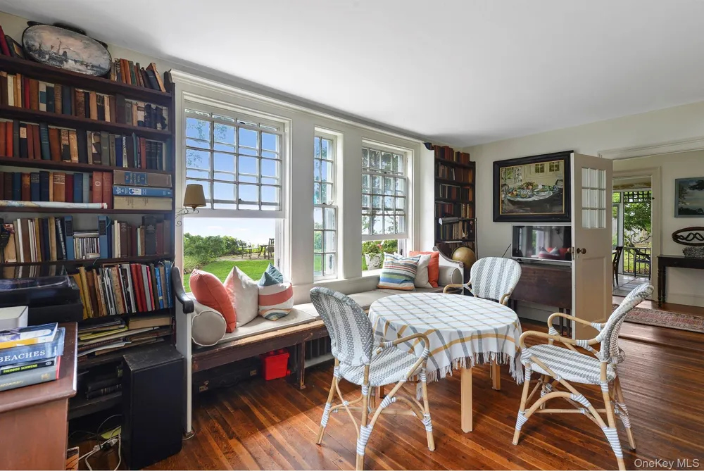 Address Not Shown Peconic, NY 11958