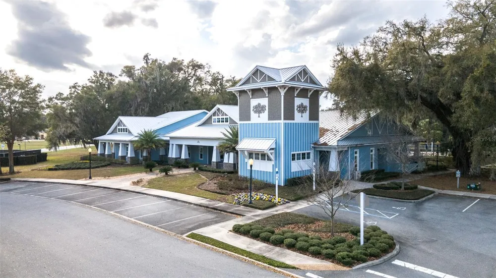 10611 GRAND OAKS BOULEVARD Oxford, FL 34484