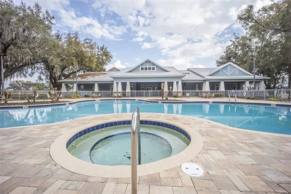 10611 GRAND OAKS BOULEVARD Oxford, FL 34484