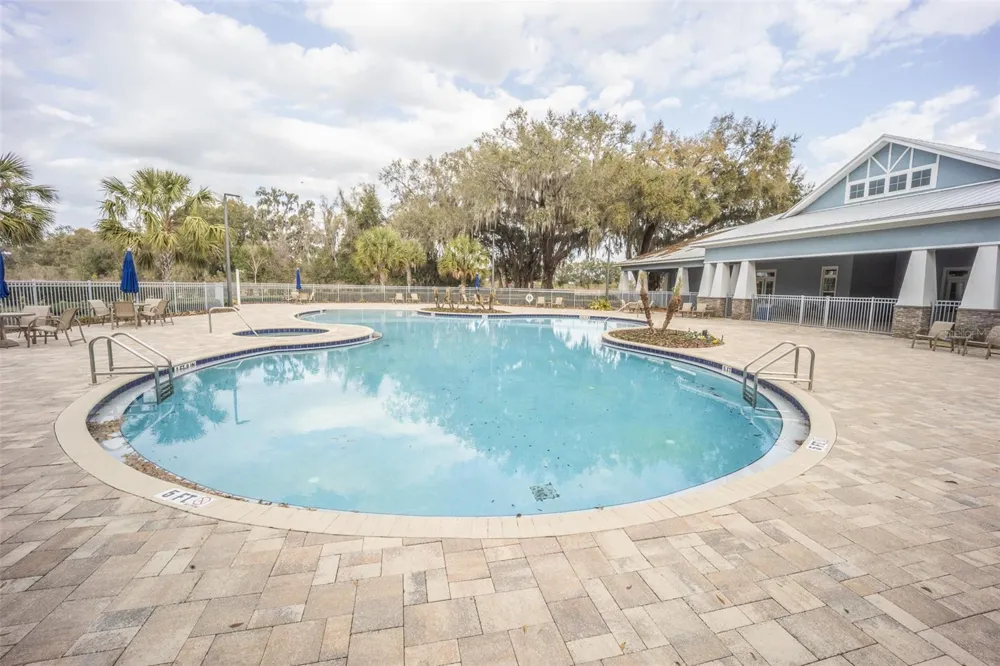 10611 GRAND OAKS BOULEVARD Oxford, FL 34484