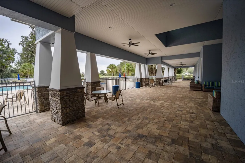 10611 GRAND OAKS BOULEVARD Oxford, FL 34484