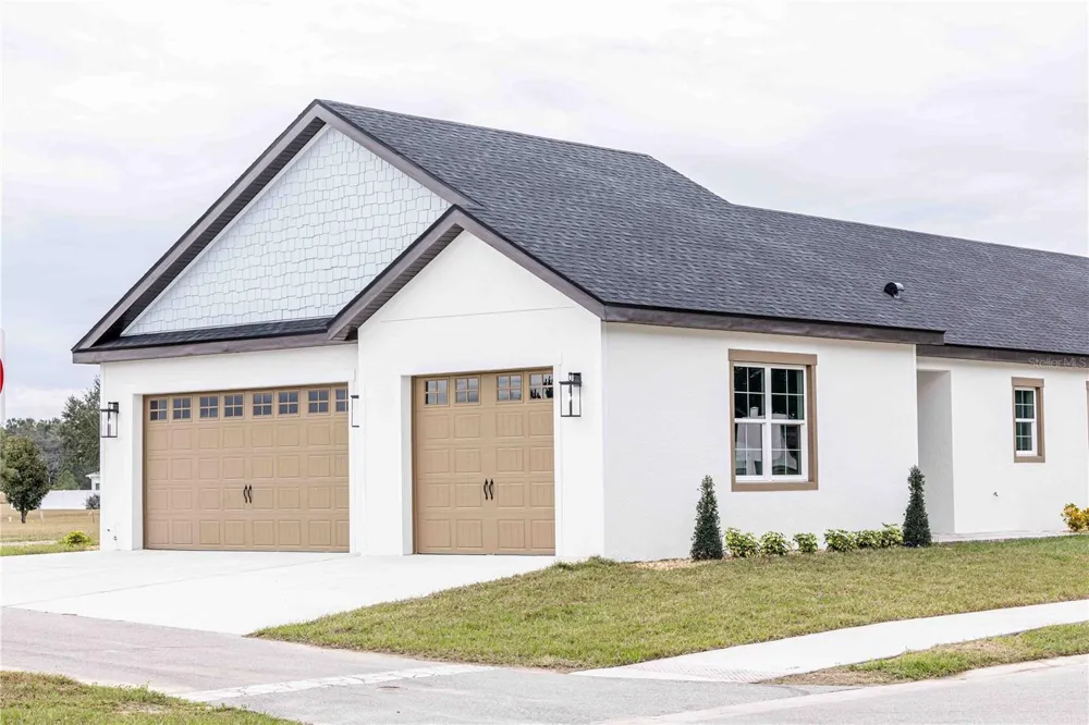 10611 GRAND OAKS BOULEVARD Oxford, FL 34484