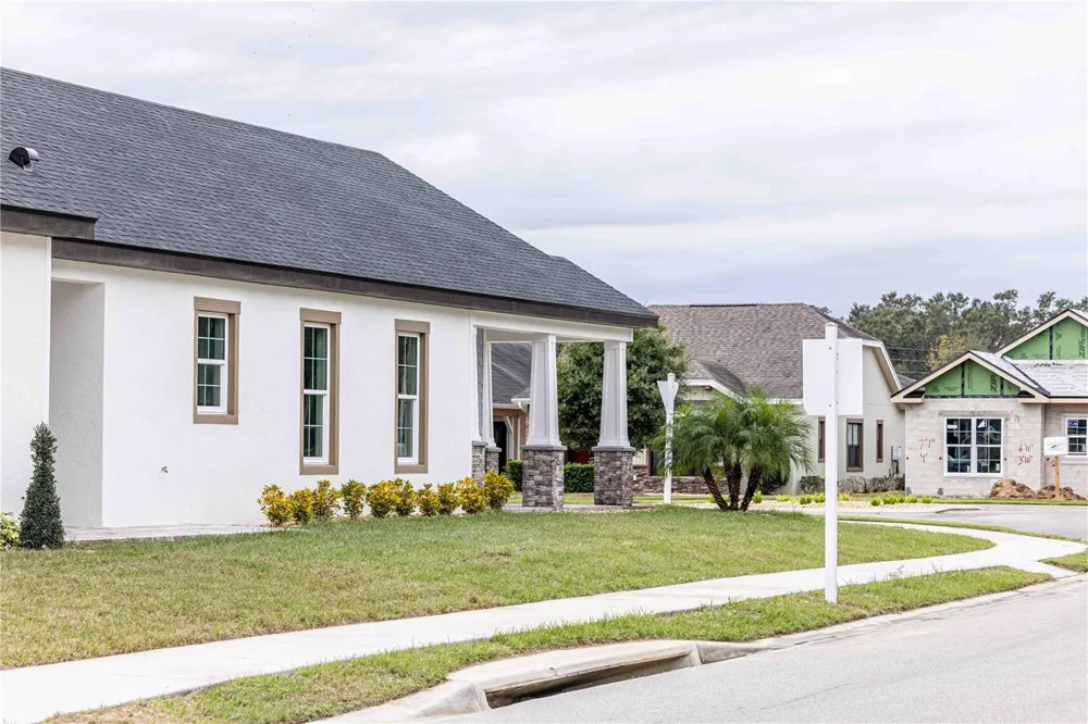 10611 GRAND OAKS BOULEVARD Oxford, FL 34484