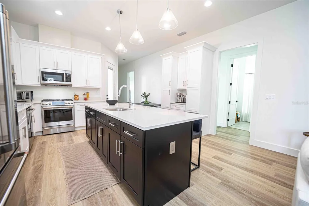 10611 GRAND OAKS BOULEVARD Oxford, FL 34484