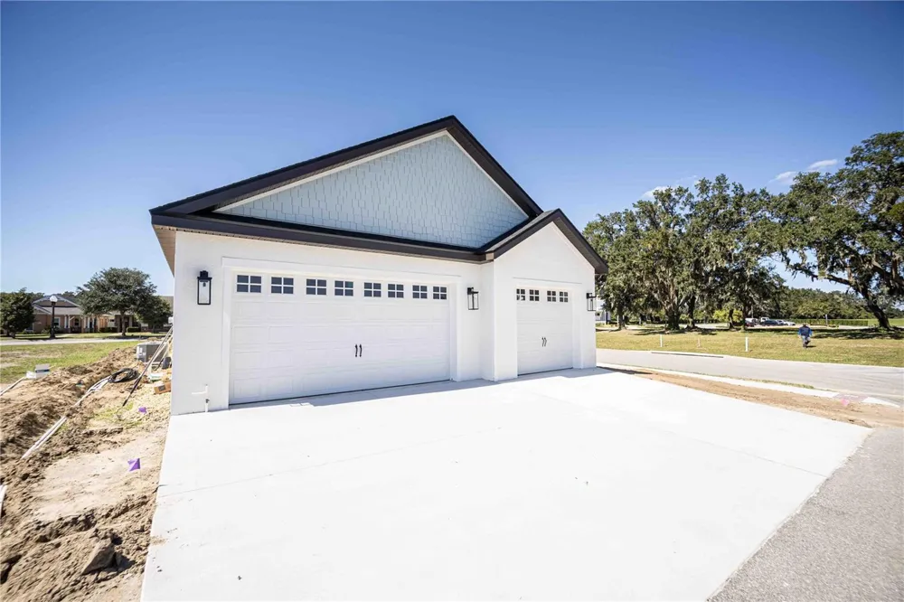 10611 GRAND OAKS BOULEVARD Oxford, FL 34484