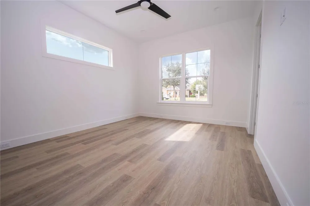 10611 GRAND OAKS BOULEVARD Oxford, FL 34484