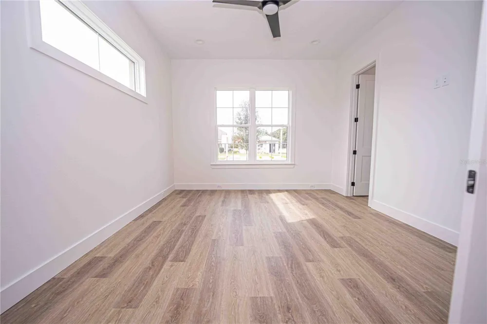 10611 GRAND OAKS BOULEVARD Oxford, FL 34484