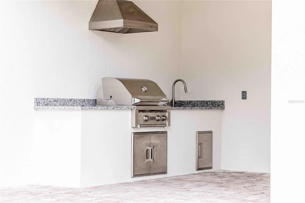 10611 GRAND OAKS BOULEVARD Oxford, FL 34484