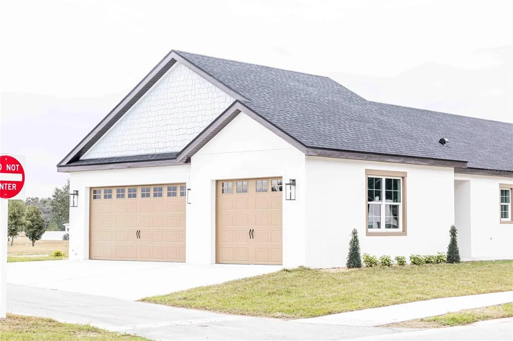 10611 GRAND OAKS BOULEVARD Oxford, FL 34484