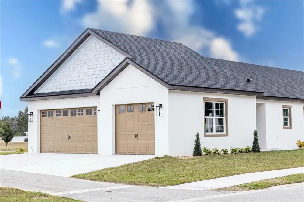 10611 GRAND OAKS BOULEVARD Oxford, FL 34484