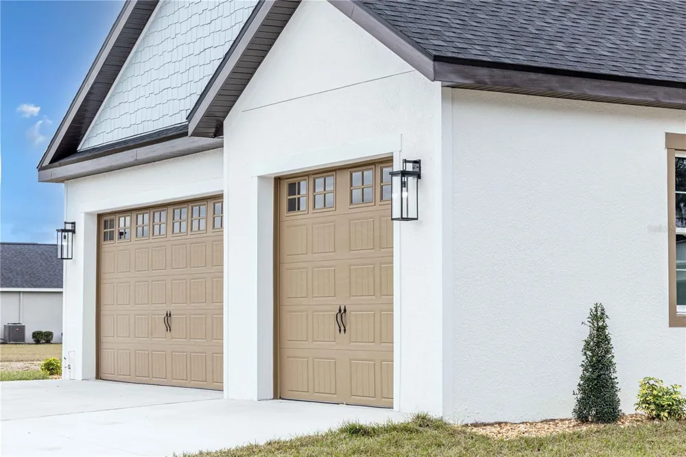 10611 GRAND OAKS BOULEVARD Oxford, FL 34484