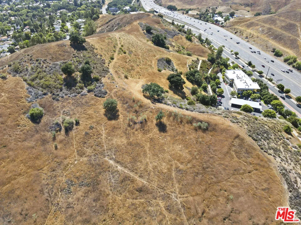 27300 Agoura Road Calabasas, CA 91301