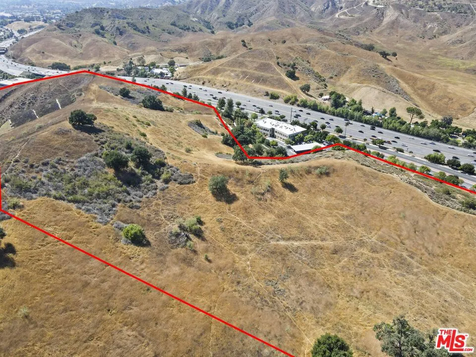 27300 Agoura Road Calabasas, CA 91301