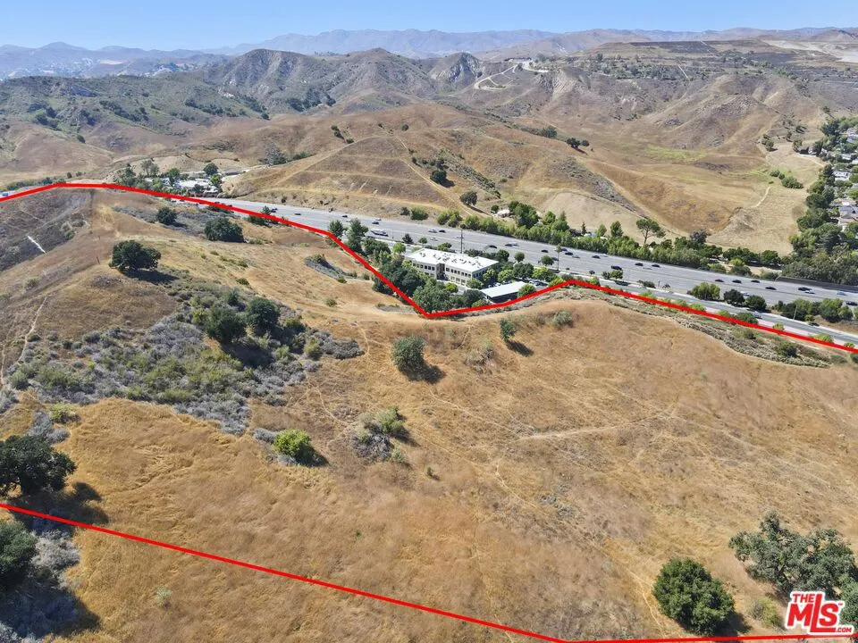 27300 Agoura Road Calabasas, CA 91301