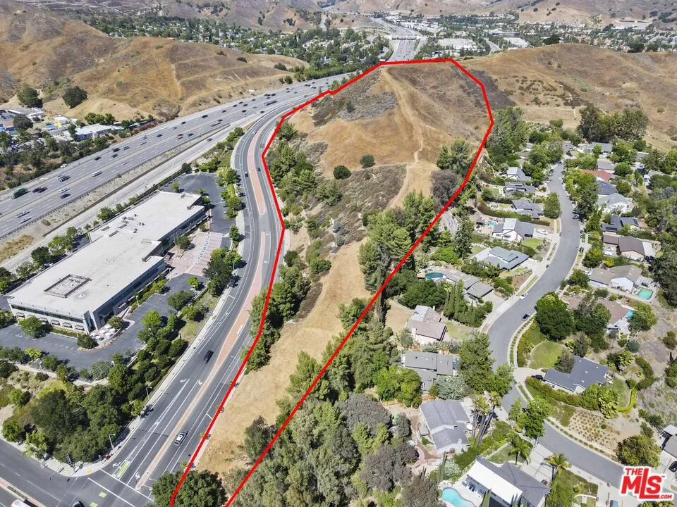 27300 Agoura Road Calabasas, CA 91301