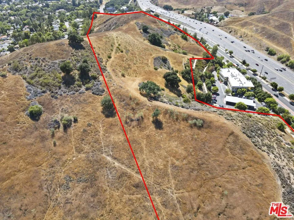 27300 Agoura Road Calabasas, CA 91301