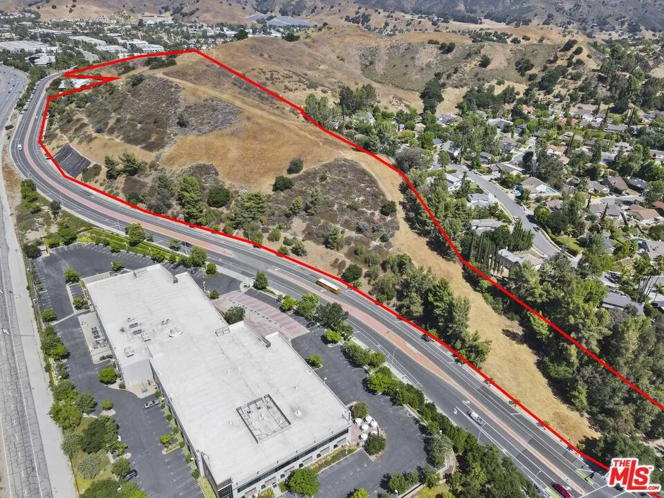 27300 Agoura Road Calabasas, CA 91301