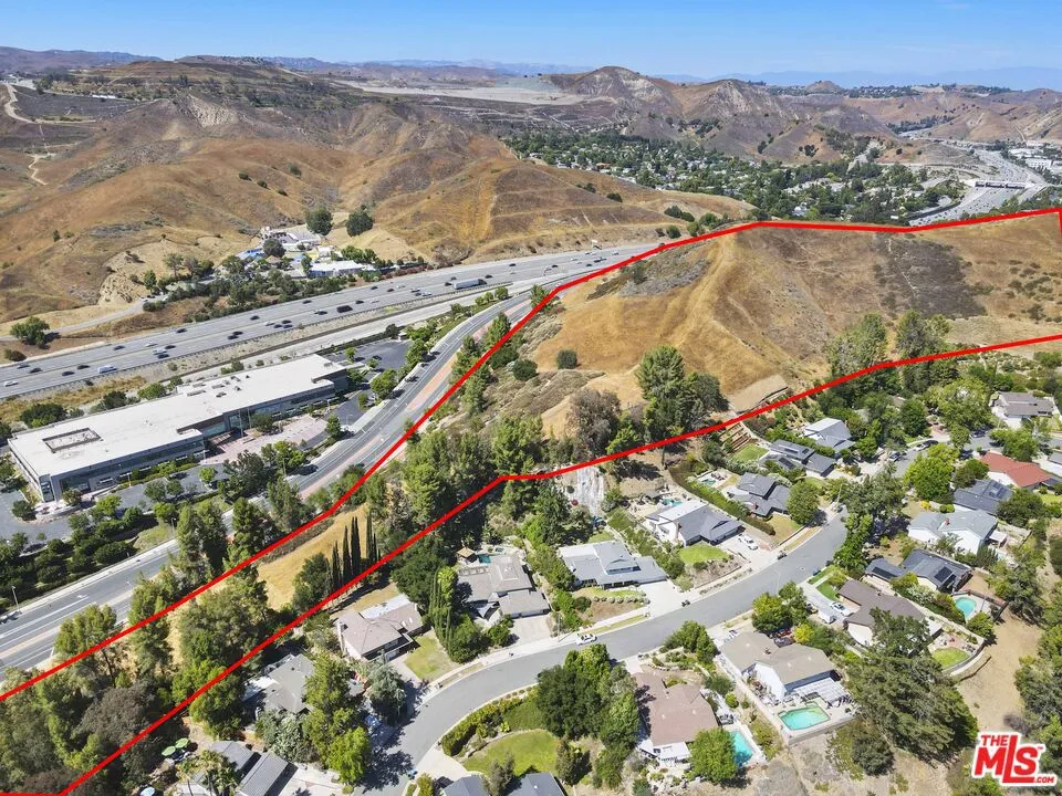27300 Agoura Road Calabasas, CA 91301