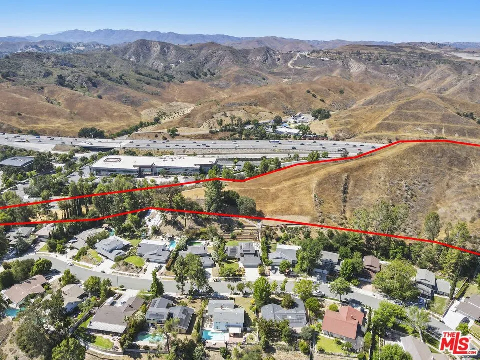 27300 Agoura Road Calabasas, CA 91301