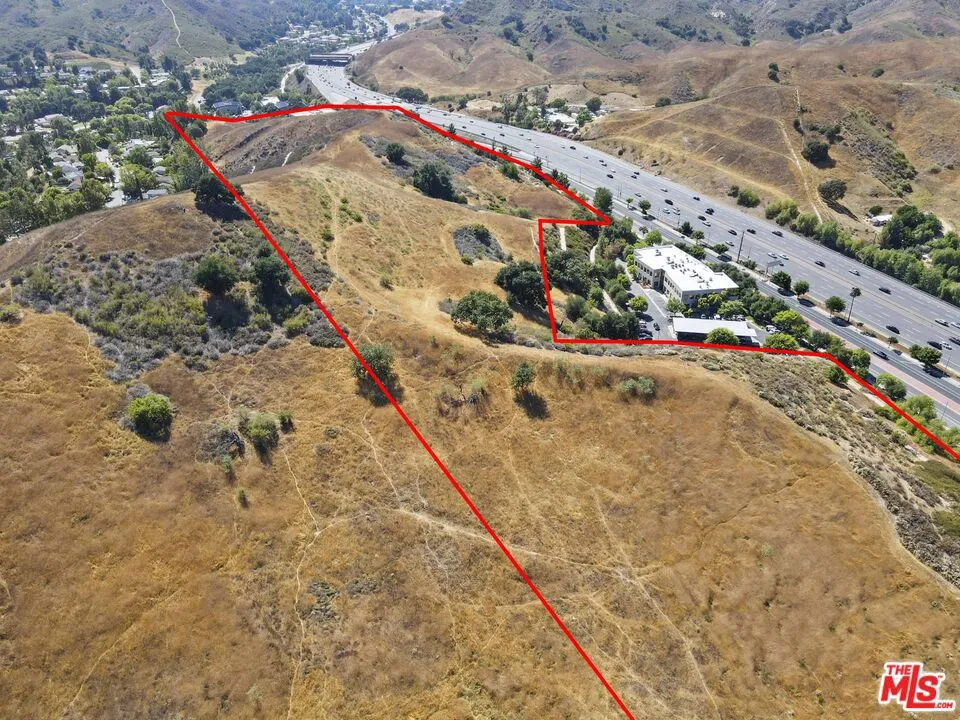 27300 Agoura Road Calabasas, CA 91301